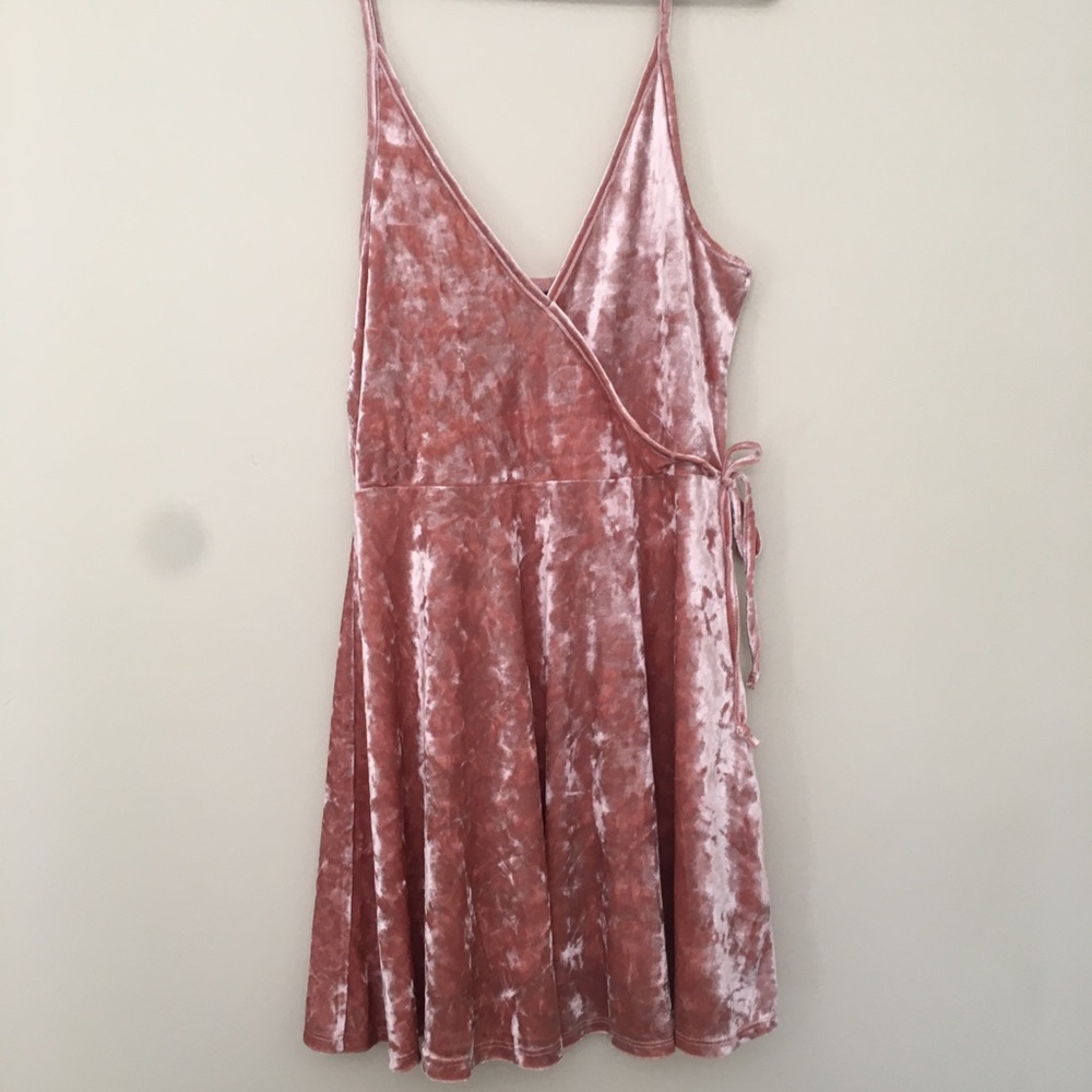 ⭐️ Rue21 Crushed Velvet Blush Pink Faux-wrap …